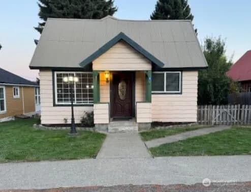 Property photo for 102 W Utah Avenue, Roslyn