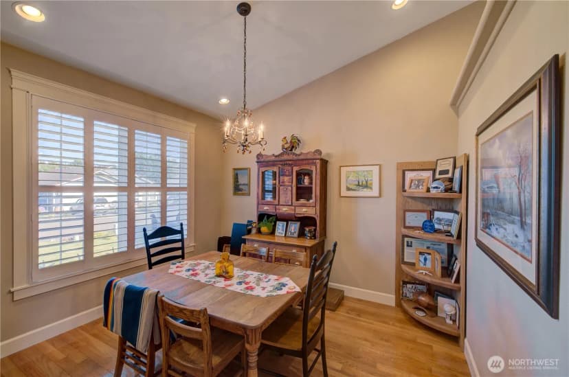 Property photo for 2611 Sea Crest Avenue N, Long Beach photo 18