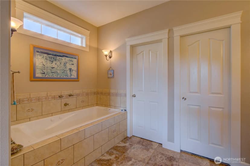 Property photo for 2611 Sea Crest Avenue N, Long Beach photo 21