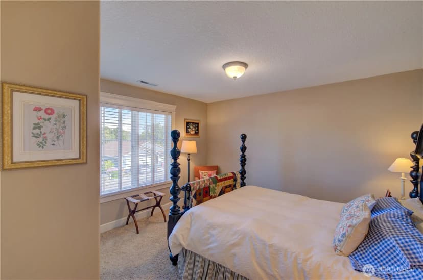 Property photo for 2611 Sea Crest Avenue N, Long Beach photo 31
