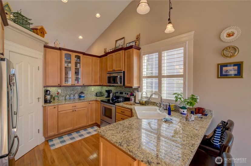 Property photo for 2611 Sea Crest Avenue N, Long Beach photo 13