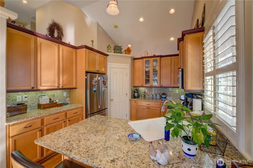 Property photo for 2611 Sea Crest Avenue N, Long Beach photo 12
