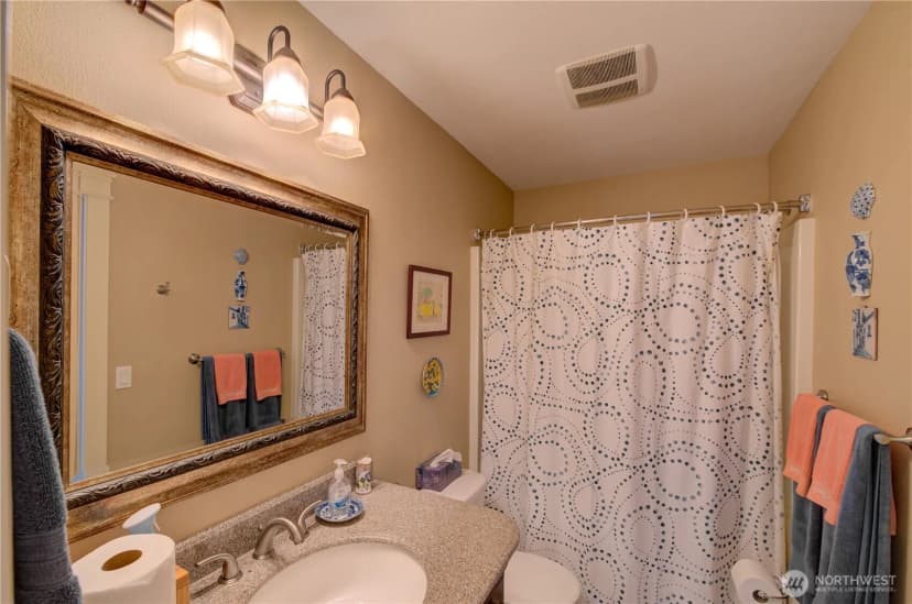 Property photo for 2611 Sea Crest Avenue N, Long Beach photo 34
