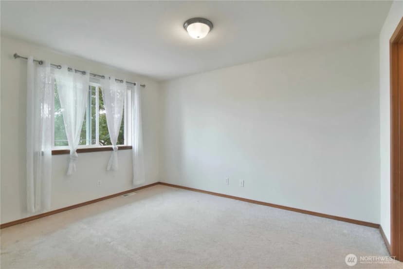 Property photo for 12414 29th Place W, Everett photo 32