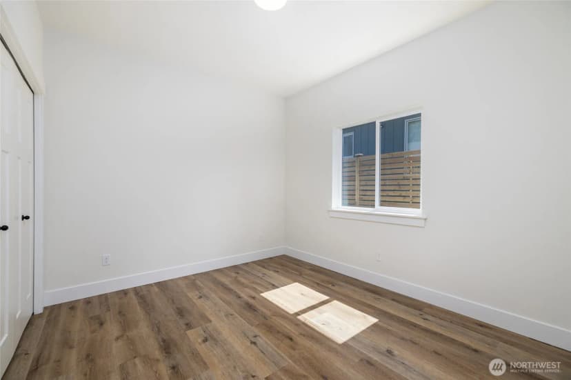 Property photo for 1010 N 14th Street, Mount Vernon photo 17