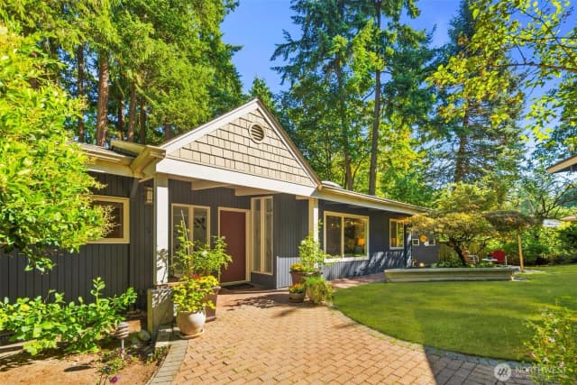Property photo for 12815 Ne Fourth Place, Bellevue photo 2