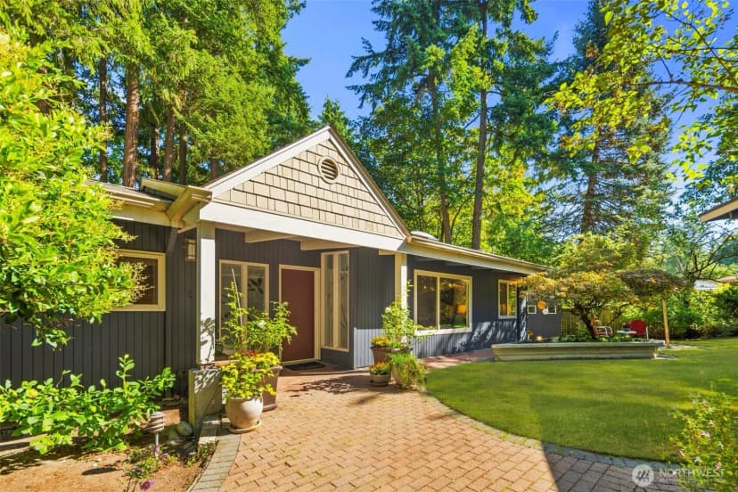 Property photo for 12815 Ne Fourth Place, Bellevue photo 2