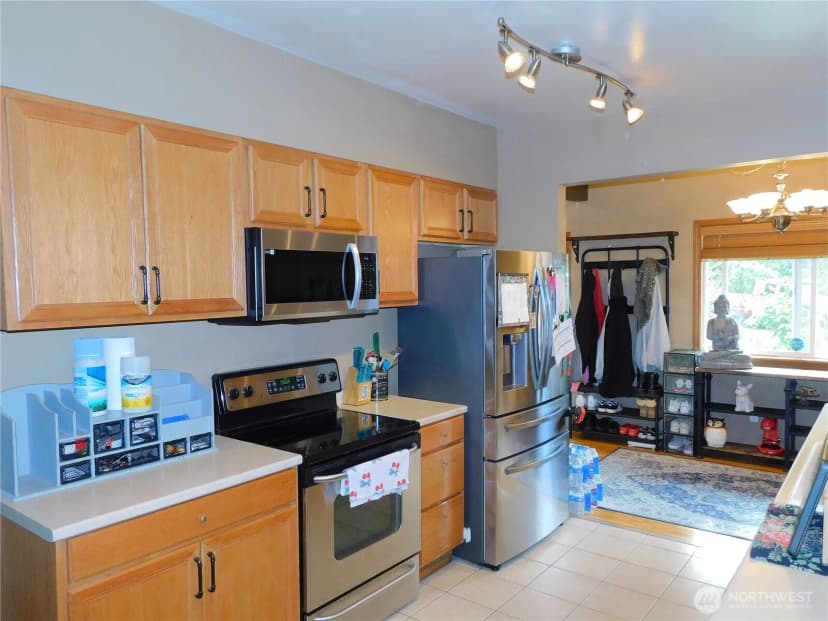 Property photo for 30310 6th Avenue S, Federal Way photo 8