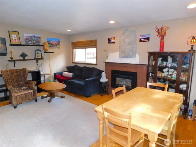 Property photo for 30310 6th Avenue S, Federal Way photo 2