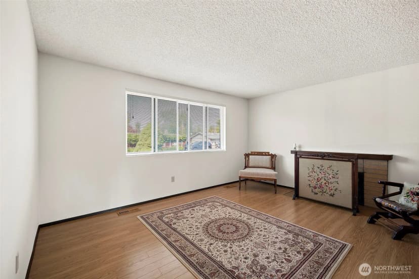 Property photo for 20640 130th Avenue Se, Kent photo 5