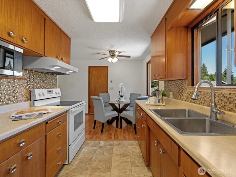 Property photo for 7807 191st Street Sw, Edmonds photo 11