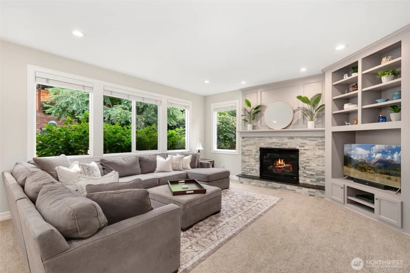 Property photo for 27534 Se 28th Place, Sammamish photo 2