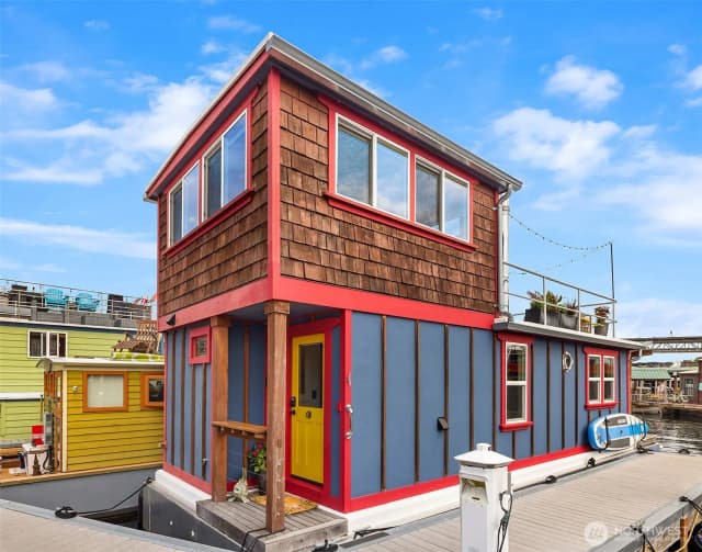 Property photo for 2401 N Northlake Way #f-5, Seattle