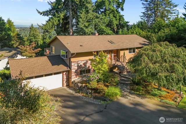 Property photo for 18722 64th Lane Ne, Kenmore
