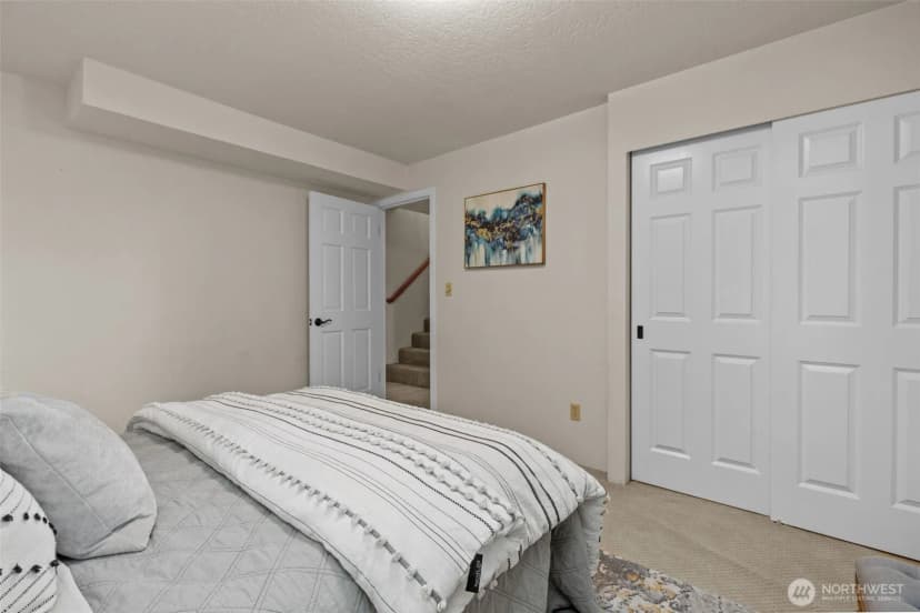 Property photo for 18722 64th Lane Ne, Kenmore photo 33