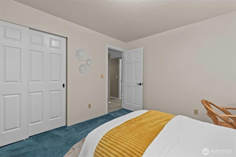 Property photo for 18722 64th Lane Ne, Kenmore photo 35