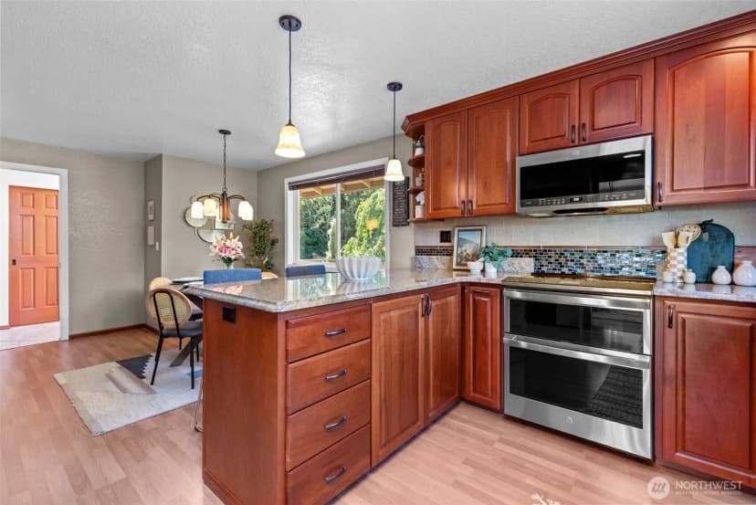Property photo for 18722 64th Lane Ne, Kenmore photo 12