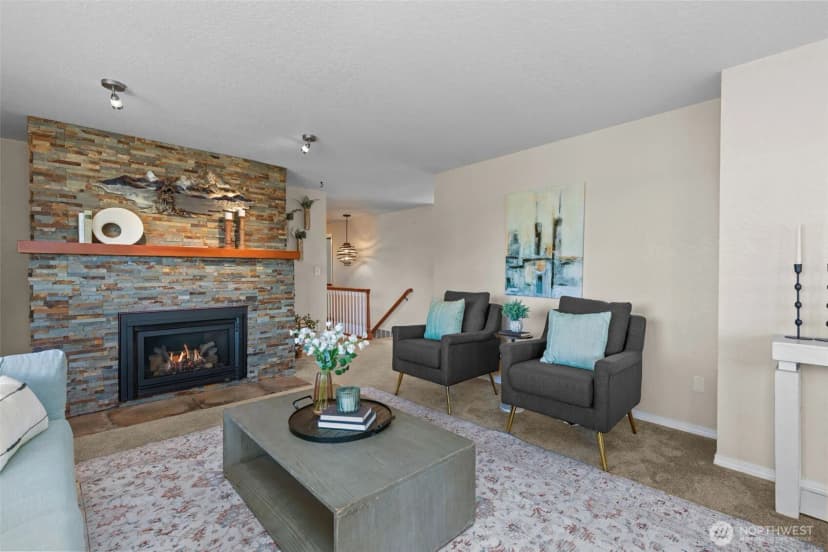 Property photo for 18722 64th Lane Ne, Kenmore photo 4