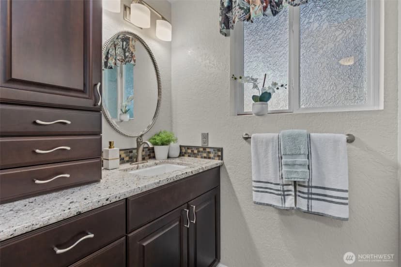 Property photo for 18722 64th Lane Ne, Kenmore photo 36