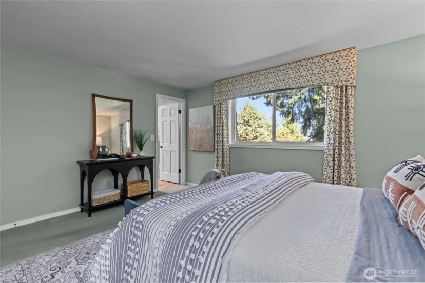Property photo for 18722 64th Lane Ne, Kenmore photo 18