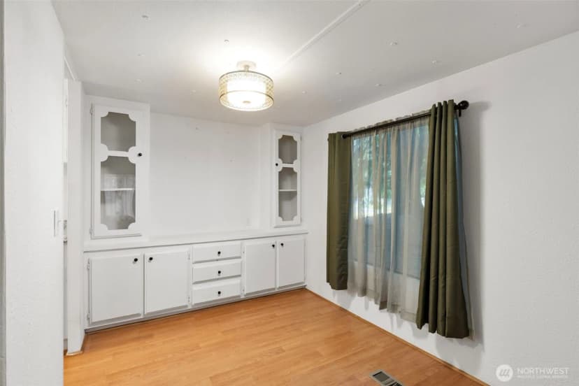 Property photo for 27648 Woodside Road Ne, Kingston photo 9