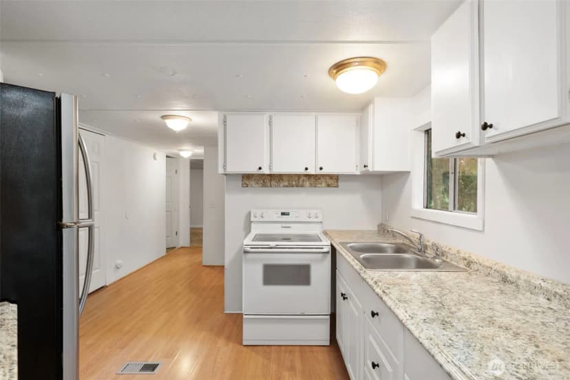 Property photo for 27648 Woodside Road Ne, Kingston photo 10