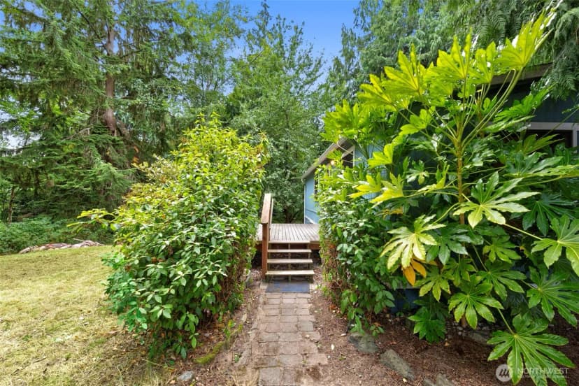 Property photo for 27648 Woodside Road Ne, Kingston photo 4