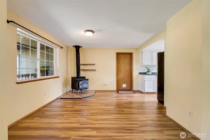 Property photo for 16411 Jordan Way, Arlington photo 6