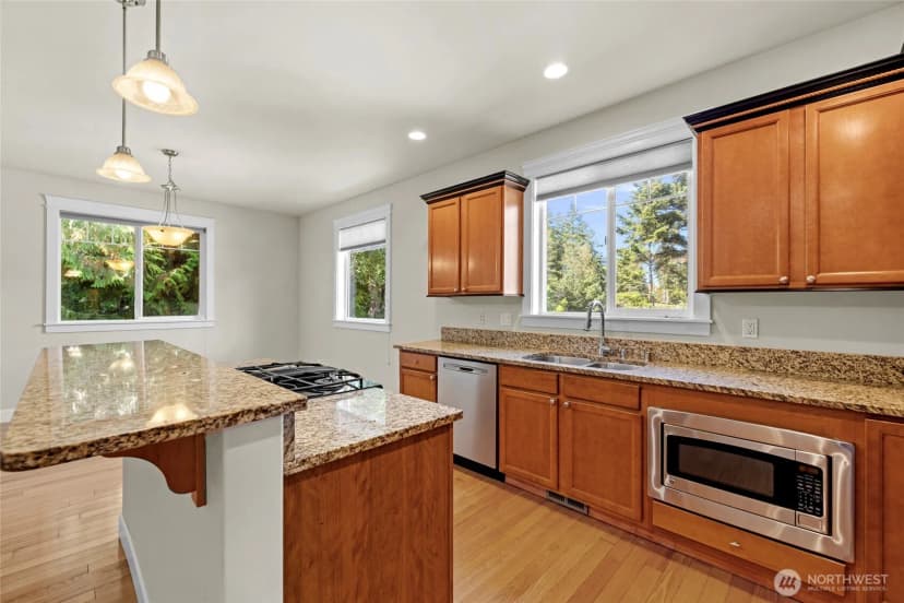 Property photo for 6110 Parkside Drive, Anacortes photo 8