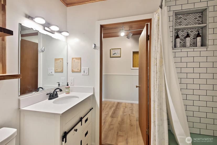 Property photo for 2263 Eastpoint Drive, Langley photo 12