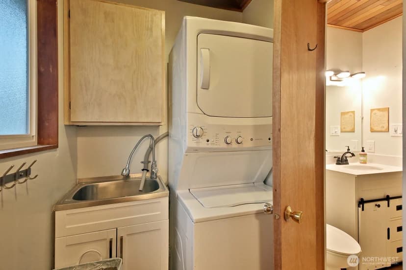 Property photo for 2263 Eastpoint Drive, Langley photo 17