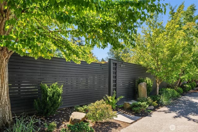 Property photo for 5159 Ne 55th Street, Seattle photo 2
