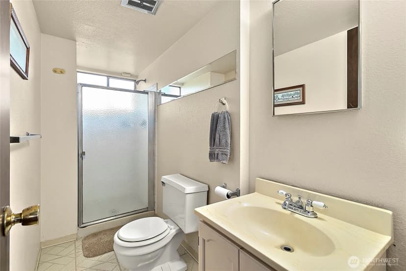 Property photo for 7311 Zircon Drive Sw, Lakewood photo 16