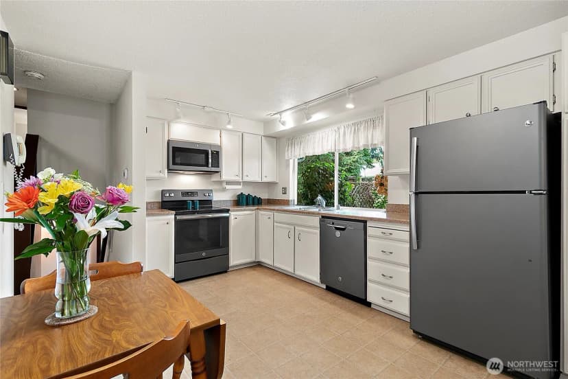 Property photo for 7311 Zircon Drive Sw, Lakewood photo 11