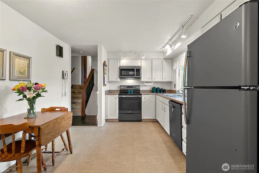 Property photo for 7311 Zircon Drive Sw, Lakewood photo 10