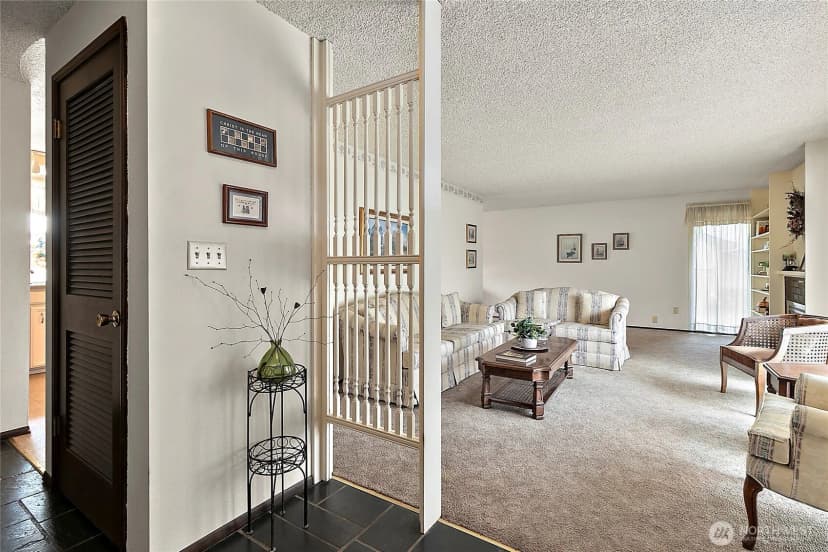 Property photo for 7311 Zircon Drive Sw, Lakewood photo 3
