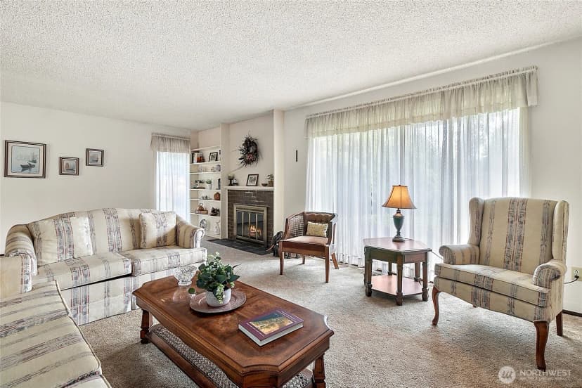 Property photo for 7311 Zircon Drive Sw, Lakewood photo 4