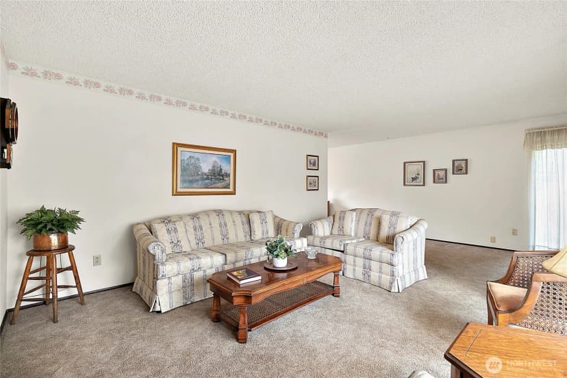 Property photo for 7311 Zircon Drive Sw, Lakewood photo 5