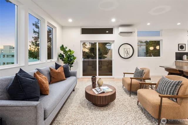 Property photo for 4121 A Chilberg Avenue Sw, Seattle photo 4