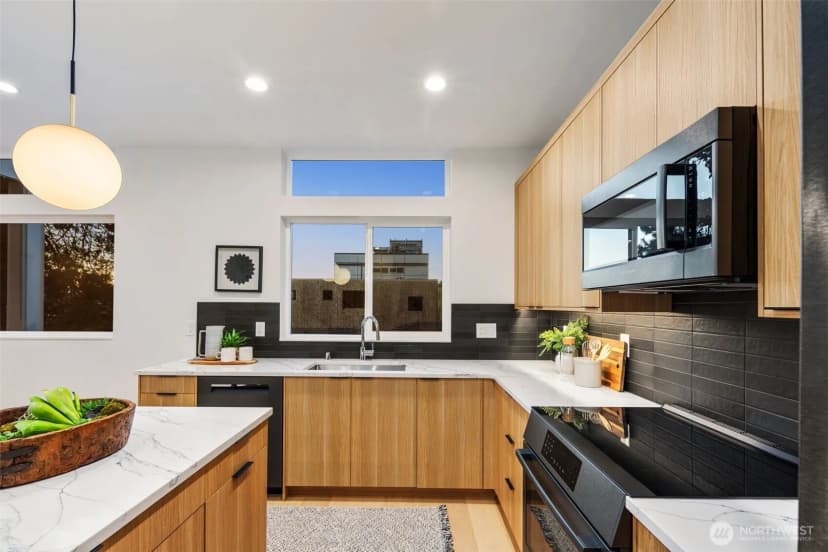 Property photo for 4121 A Chilberg Avenue Sw, Seattle photo 11