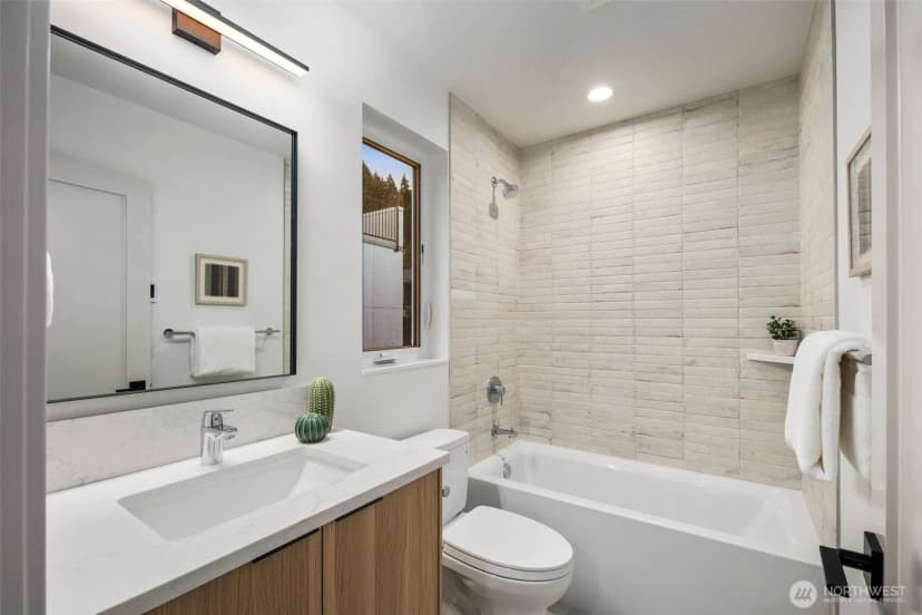 Property photo for 4121 A Chilberg Avenue Sw, Seattle photo 20