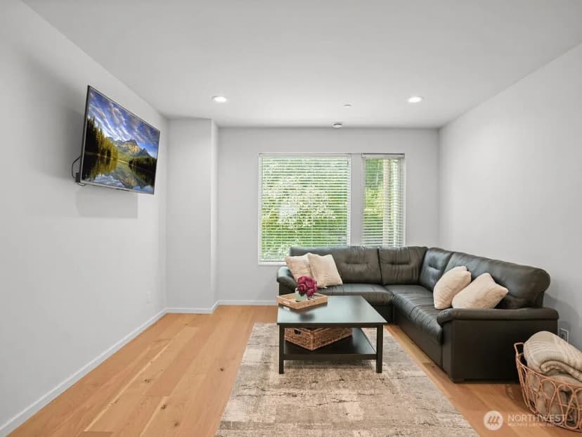 Property photo for 17338 Bothell Way Ne #e, Bothell photo 12