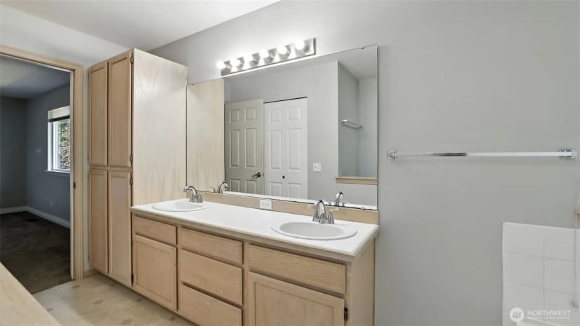 Property photo for 4905 147th Place Sw, Edmonds photo 24