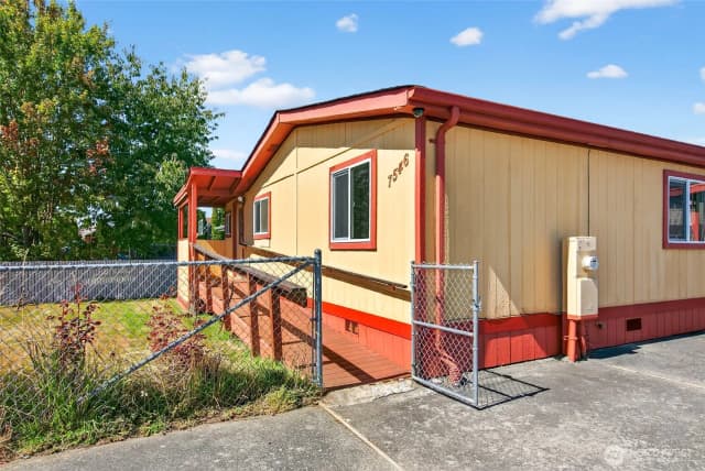 Property photo for 7546 Leeside Street, Blaine photo 2