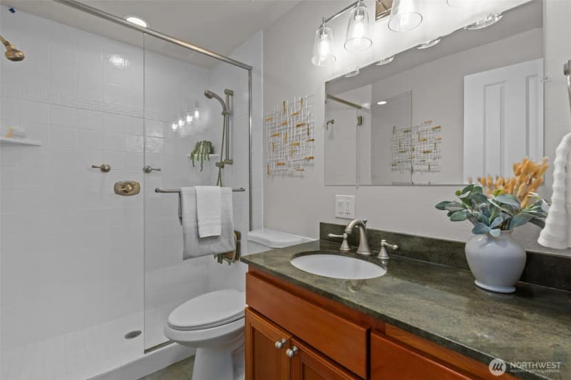 Property photo for 13786 Ne 75th Place, Redmond photo 23
