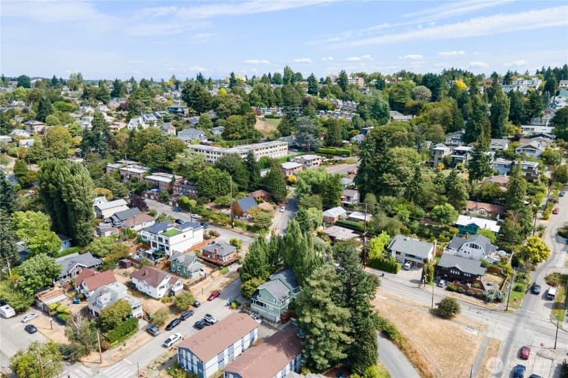 Property photo for 303 Nw 56th Street, Seattle photo 29
