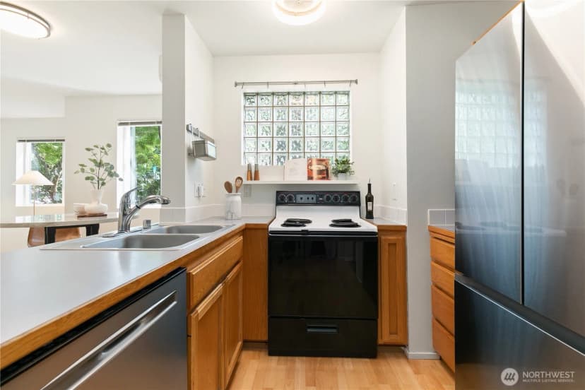 Property photo for 303 Nw 56th Street, Seattle photo 11