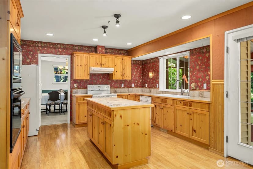 Property photo for 2469 S 224th Street, Des Moines photo 11