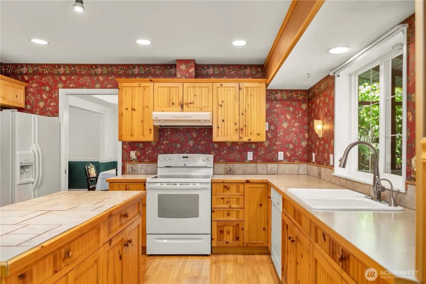 Property photo for 2469 S 224th Street, Des Moines photo 10