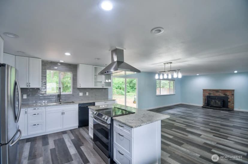 Property photo for 33916 52nd Avenue E, Eatonville photo 5